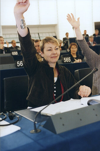 Foto 6: Caroline LUCAS in plenary session in Strasbourg.