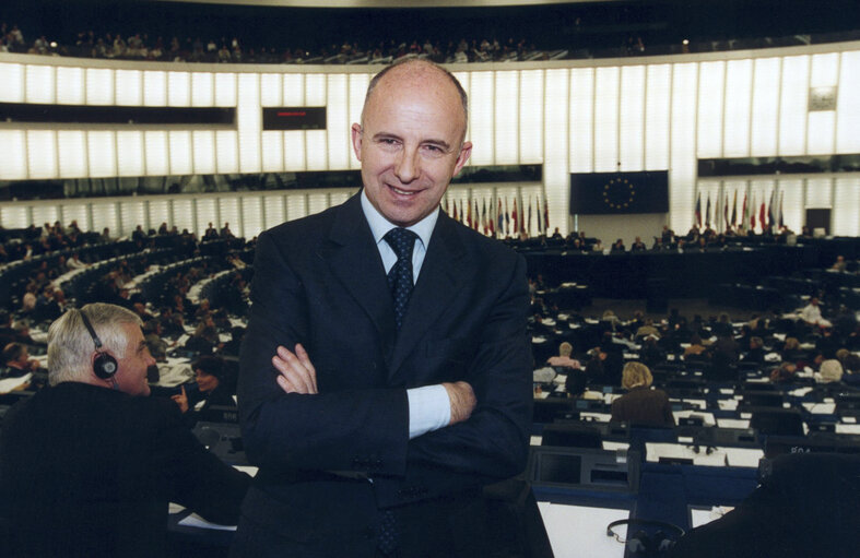 Foto 7: Jose Javier POMES RUIZ in Plenary Session in Strasbourg.