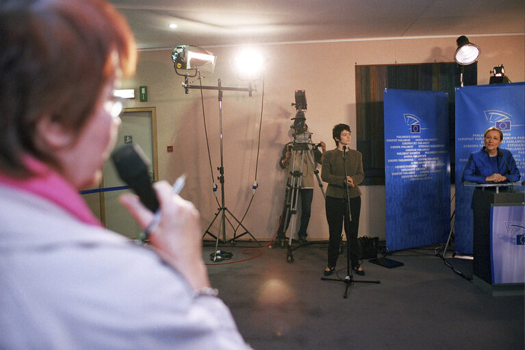 Fotografia 5: Press point of European Commissioner for External Relations and European Neighbourhood Policy, Benita FERRERO WALDNER