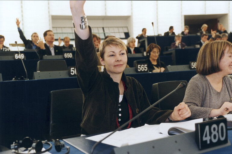 Foto 7: Caroline LUCAS in plenary session in Strasbourg.