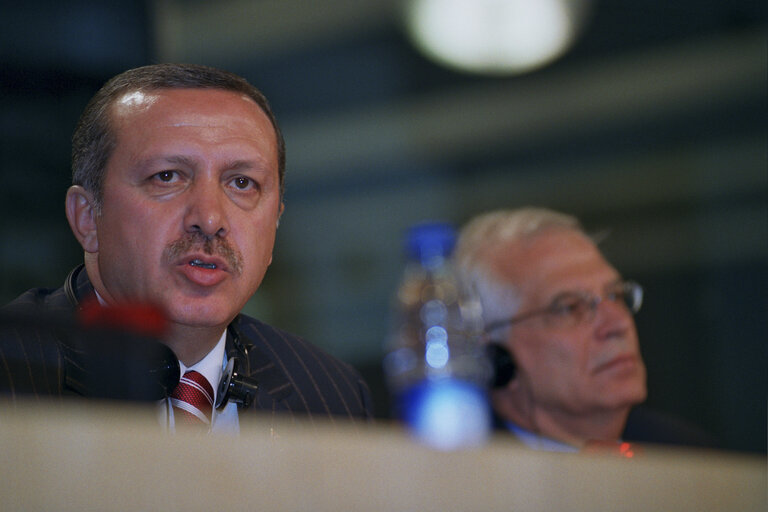 Fotagrafa 6: Press Conference by the EP President and the Turkish Prime Minister.