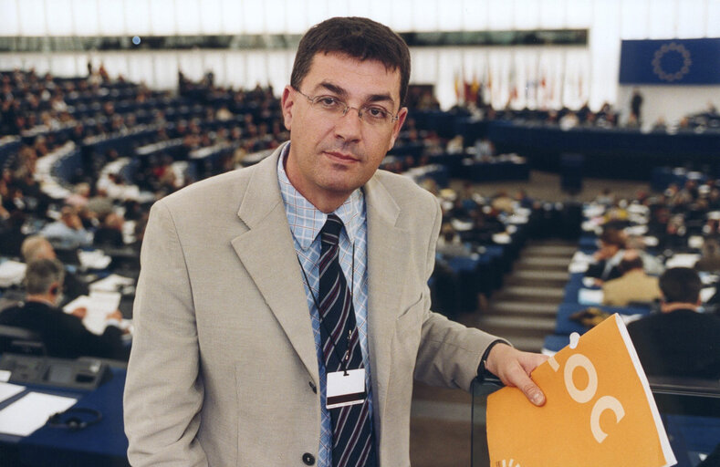 Foto 6: Enric MORERA CATALA in plenary session in Strasbourg.