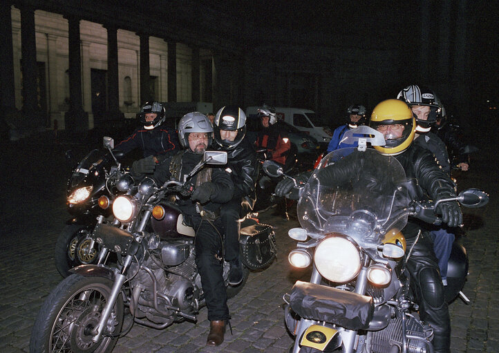 Photo 13 : Demonstration by motorbike riders.