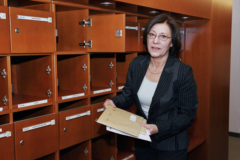 Foto 4: Ewa KLAMT at the EP in Strasbourg.