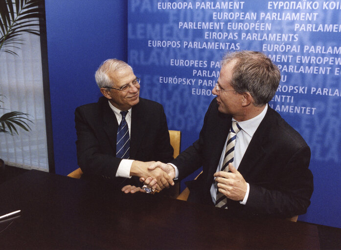 Photo 2: Signature LEX with the EP President and the Dutch Minister for European Affairs.