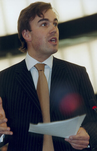 Foto 4: Camiel EURLINGS in plenary session at the EP in Strasbourg.