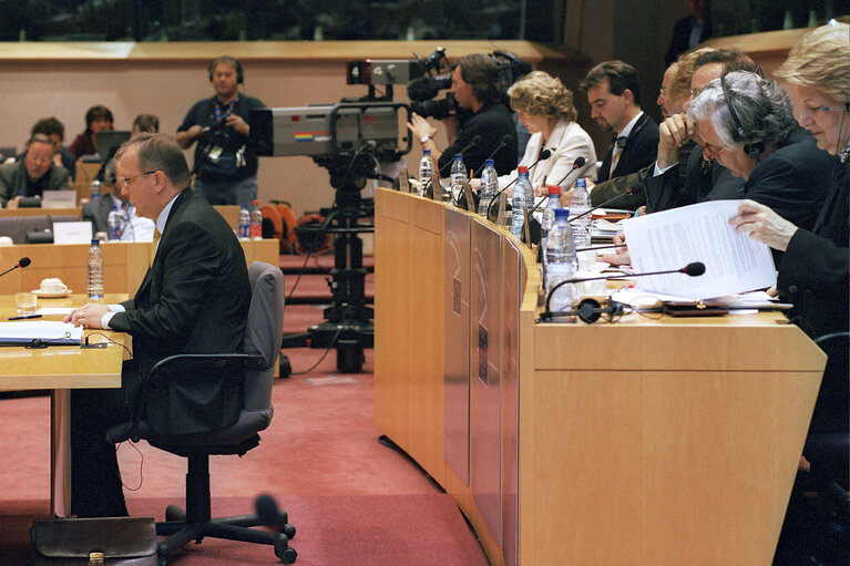 Photo 17 : Hearing of European Commissioner in charge of Enlargement and European Neighbourhood Policy