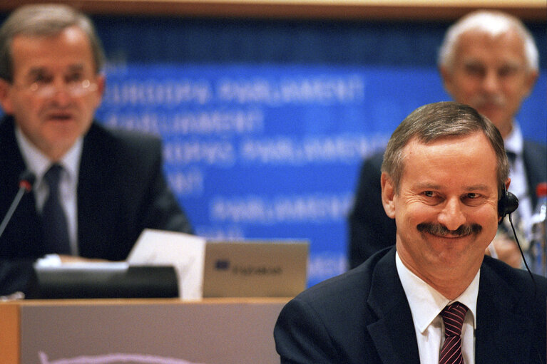 Foto 16: Hearing of the European Commissioner Designate for Taxation and Customs Union, Audit and Anti-Fraud