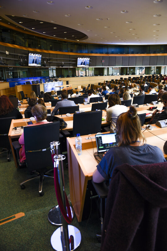 Hearing of Virginijus SINKEVIČIUS, Commissioner-designate, Environment and Oceans- Listening room - Journalists following the hearing