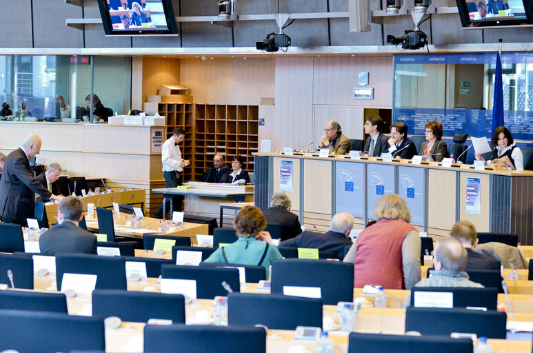 Foto 3: ECON Committee meeting