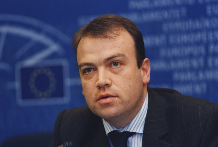 Photo 25: MEP in a meeting at the EP in Brussels