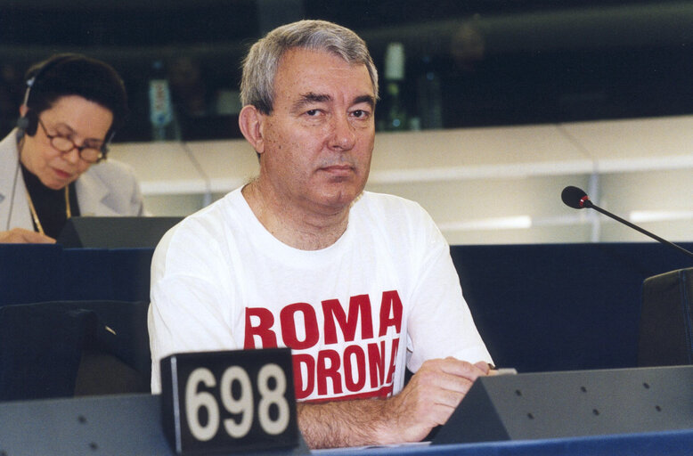 Photo 2 : Francesco Enrico SPERONI in plenary session in Strasbourg.