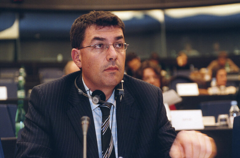 Foto 7: Enric MORERA CATALA in plenary session in Strasbourg.