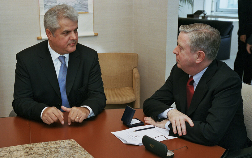 Fotografie 2: EP President meets with the Prime Minister of Romania.