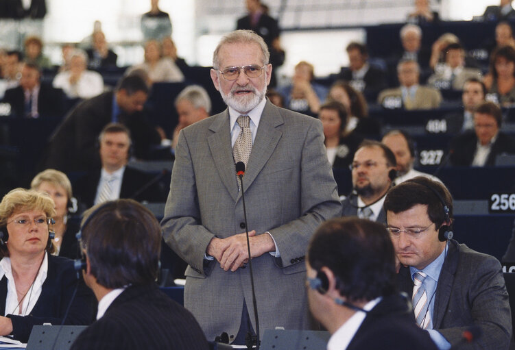 Fotografia 5: Bronislaw GEREMEK at the EP in Strasbourg.