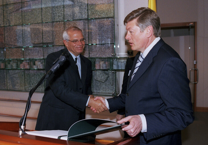 Fotografie 7: EP President meets with the President of the Lithuanian Parliament.