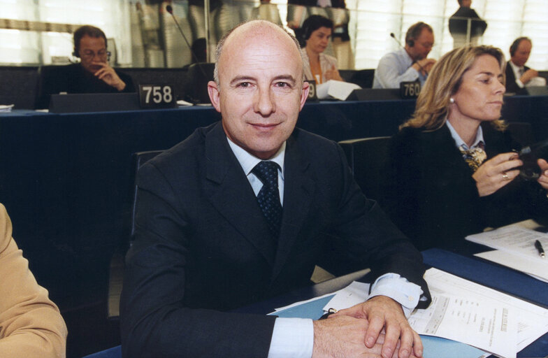 Foto 9: Jose Javier POMES RUIZ in Plenary Session in Strasbourg.