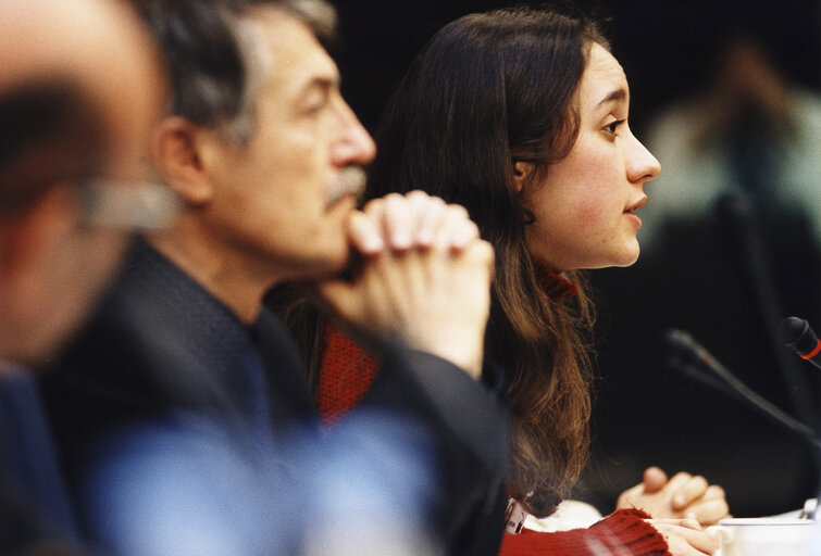 Photo 8 : Meeting with Ingrid Betancourt's daughter during the visit of the Colombian President to the EP. Betancourt was abducted by FARC rebels 2 years ago.