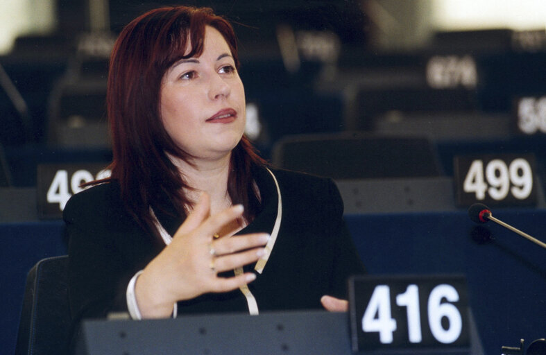 Fotografija 4: Anna IBRISAGIC in plenary session in Strasbourg.