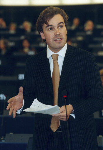 Foto 6: Camiel EURLINGS in plenary session at the EP in Strasbourg.