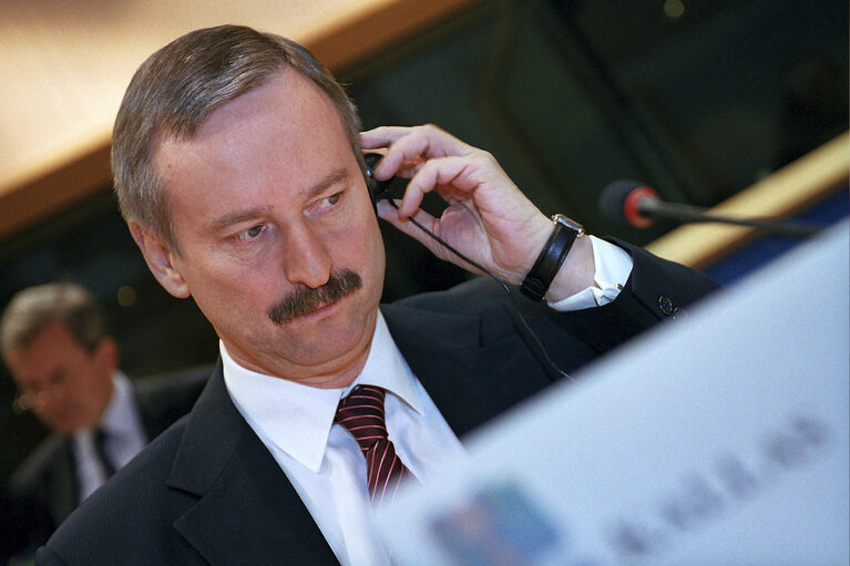 Foto 9: Hearing of the European Commissioner Designate for Taxation and Customs Union, Audit and Anti-Fraud