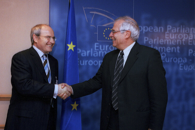 Billede 11: EP President meets with the Spanish Minister for Industry.