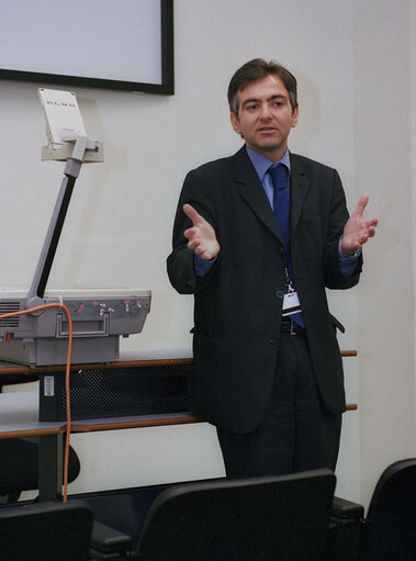 Снимка 31: Simon BUSUTTIL at the EP in Brussels.