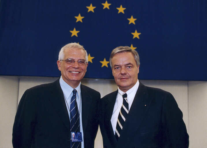 Foto 2: Josep BORRELL FONTELLES and Christoph KONRAD at the EP in Strasbourg.