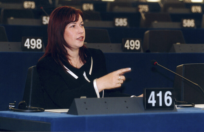 Foto 5: Anna IBRISAGIC in plenary session in Strasbourg.