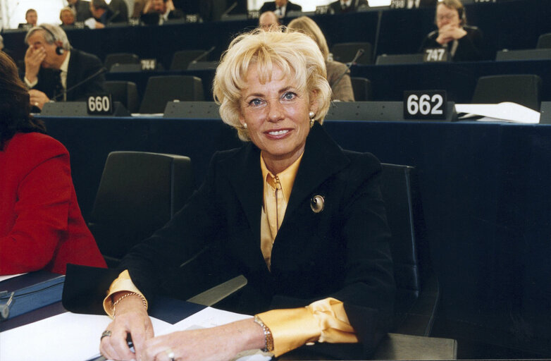 Foto 5: Elly PLOOIJ-VAN GORSEL in plenary session in Strasbourg