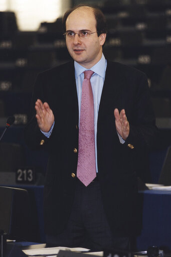 Foto 3: Konstantinos HATZIDAKIS in plenary session in Strasbourg.