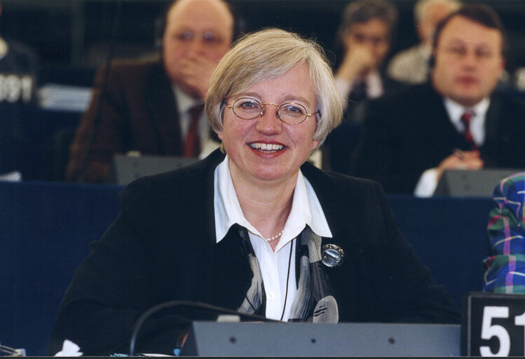 Fotografija 5: Maria MARTENS in plenary session in Strasbourg.