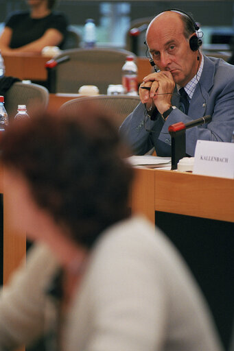 Sepp KUSSTATSCHER in a meeting at the EP in Brussels.