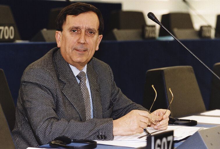 Zdjęcie 8: Jean-Claude MARTINEZ in plenary session in Strasbourg.