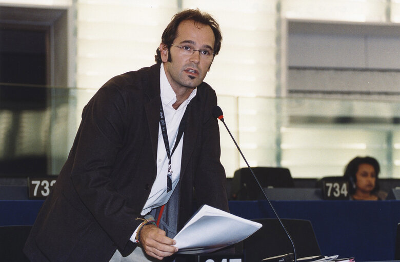 Zdjęcie 3: Raul ROMEVA i RUEDA in plenary session in Strasbourg.