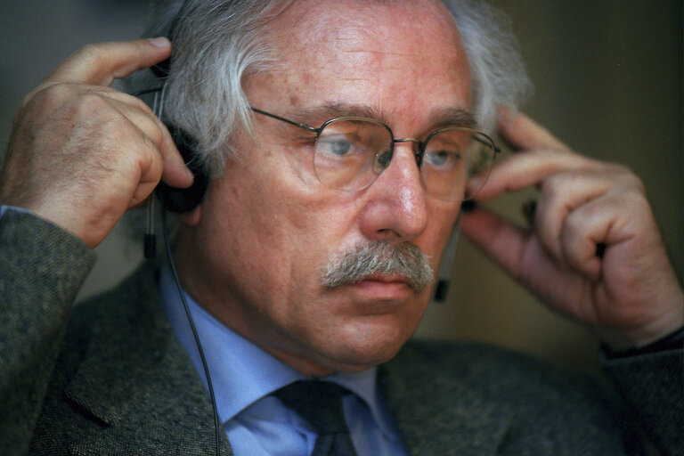 Photo 29: MEP in a meeting at the EP in Brussels