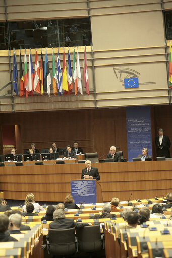 Nuotrauka 1: Formal sitting with a statement by the President of the Czech Republic.