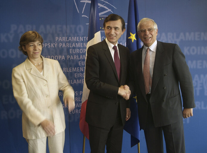 EP President meets with the French Minister for Foreign Affairs and with the Minister for European Affairs.