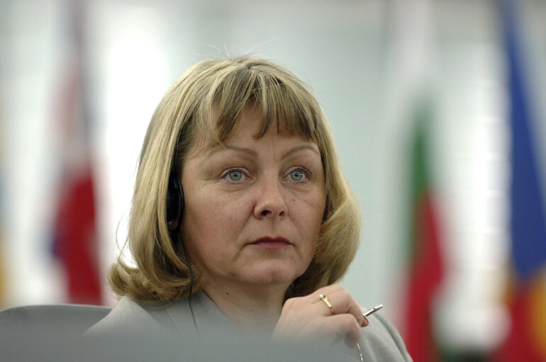 Zdjęcie 2: EP Vice-President Sylvia-Yvonne KAUFMANN presides over a plenary session in Strasbourg