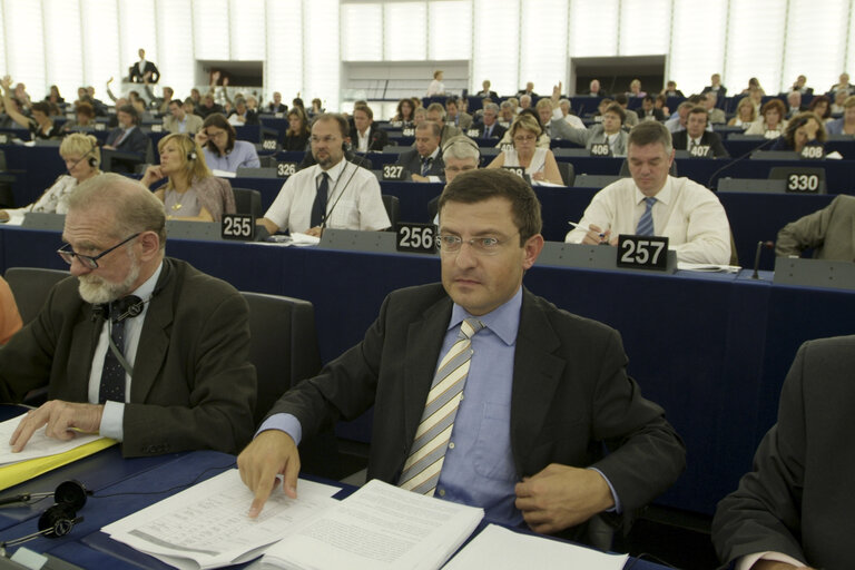 Photo 7 : Ignasi GUARDANS CAMBO in plenary session in Strasbourg.