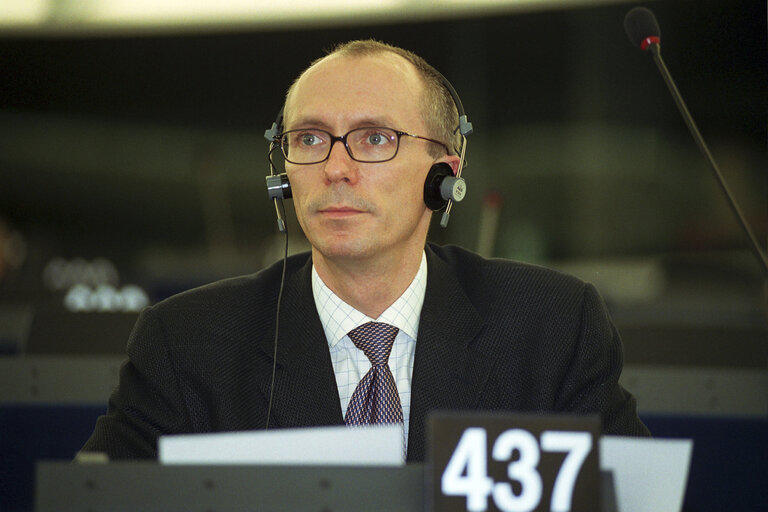 Fotografija 2: Aldis KUSKIS in plenary session in Strasbourg.