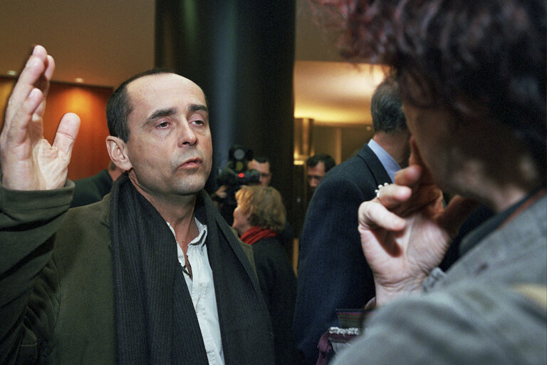 Φωτογραφία 6: European support for the kidnapped journalists Florence AUBENAS and Hussein HANOUN AL-SAADI.