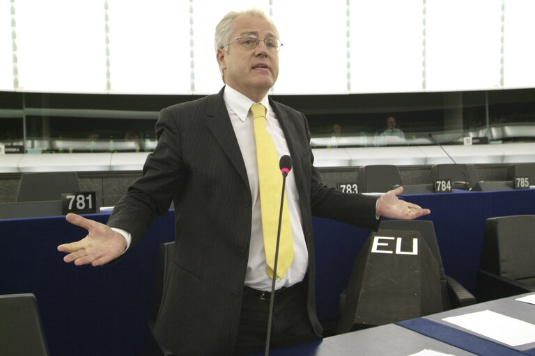 Fotografija 3: Hans-Peter MARTIN in plenary session in Strasbourg.