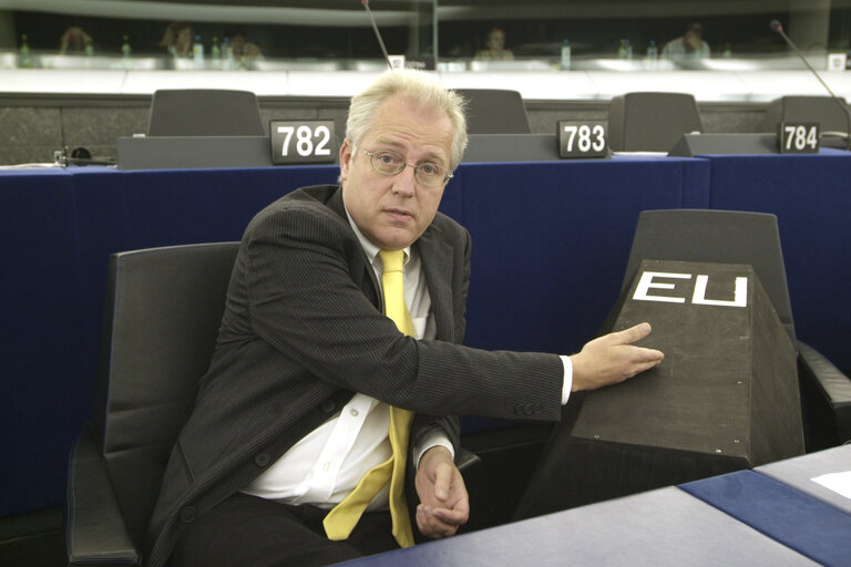 Fotografija 4: Hans-Peter MARTIN in plenary session in Strasbourg.