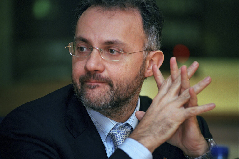 Photo 40: MEP in a meeting at the EP in Brussels