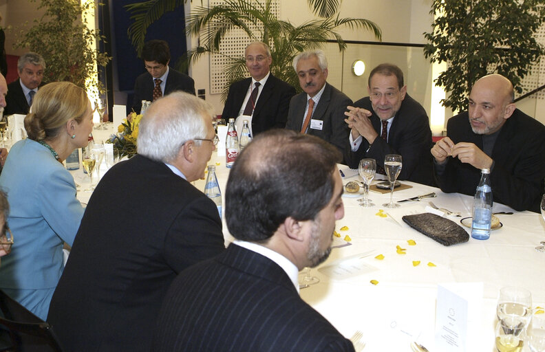 Photo 12 : Visit of the President of Afghanistan to the EP for the signature of a joint EU-Afghan declaration.