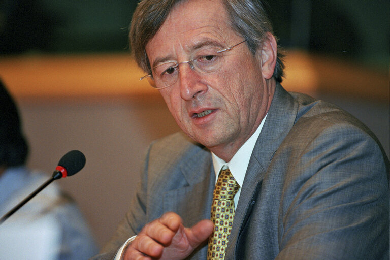 Photo 10: MEP in a meeting at the EP in Brussels