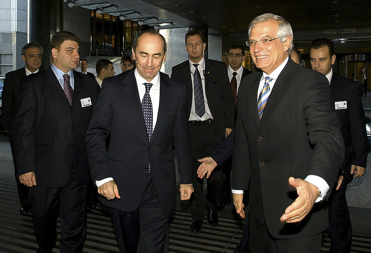 Fotografia 3: EP President meets with the President of Armenia.