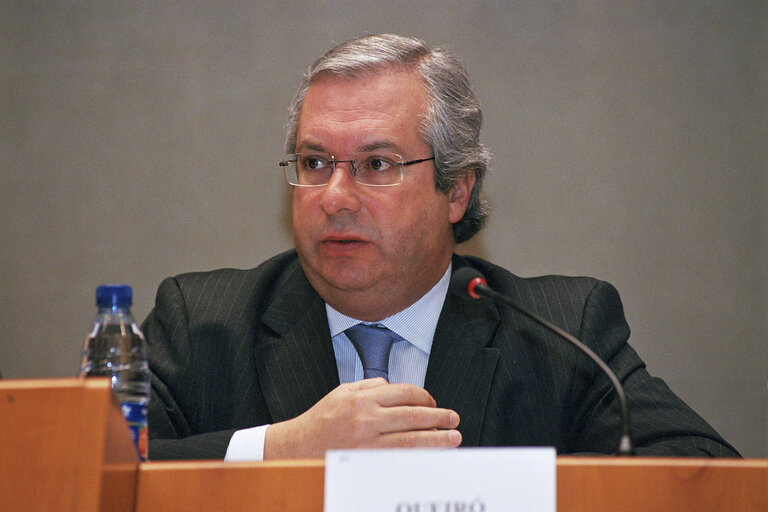 Photo 2 : Luis QUEIRO at the EP in Brussels.