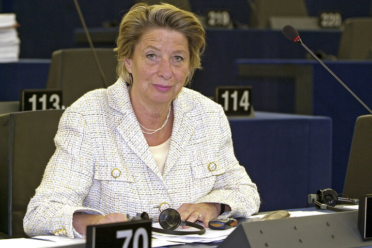 Fotografija 4: Ursula STENZEL in plenary session in Strasbourg.